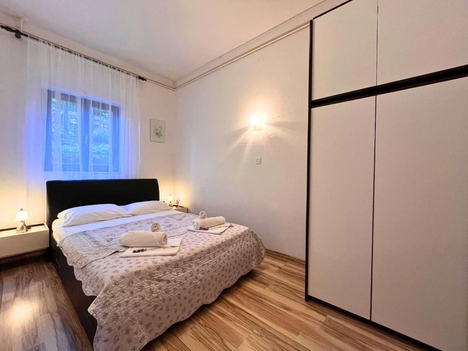 App St Marin View 诺维·维诺多尔斯基 外观 照片